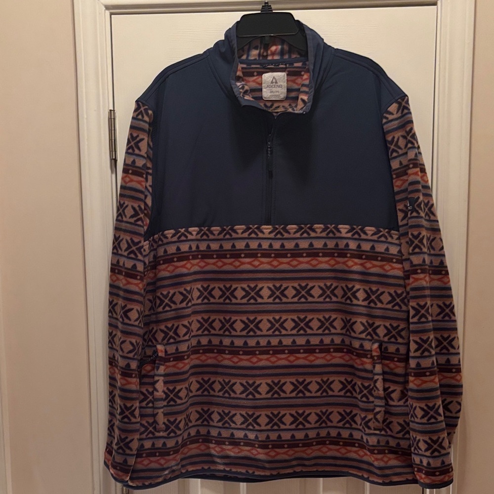 NWOT Ascend Quarter Zip Pullover